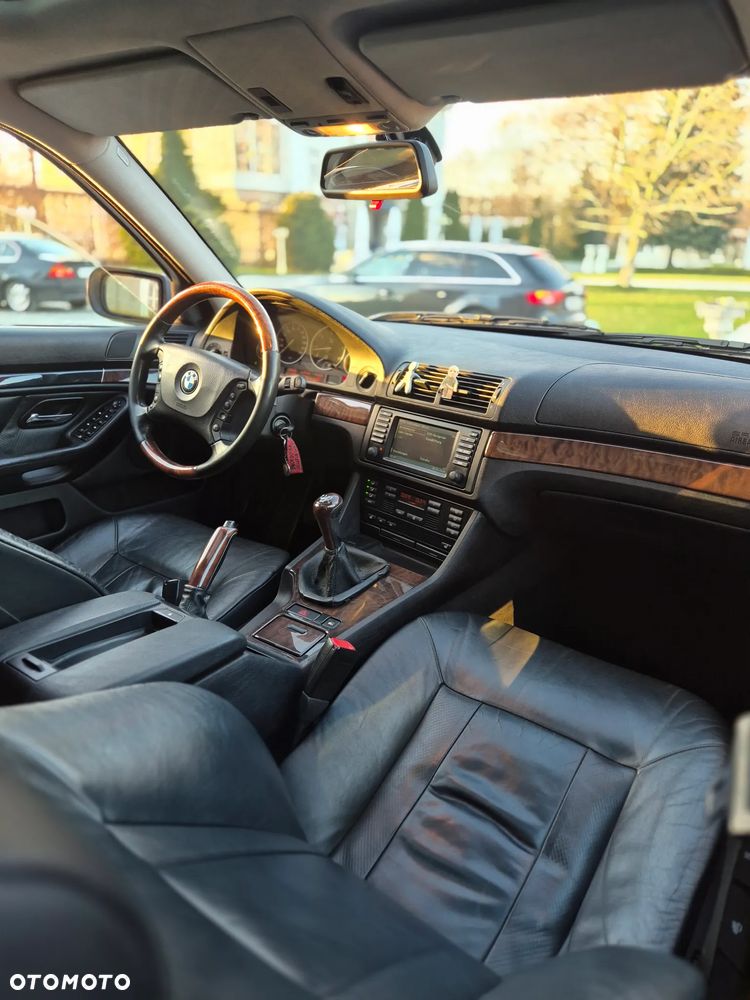 BMW Seria 5 525d Touring Edition Exclusive - 12