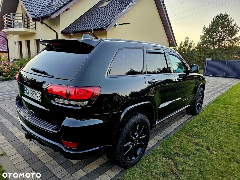 Jeep Grand Cherokee - 25