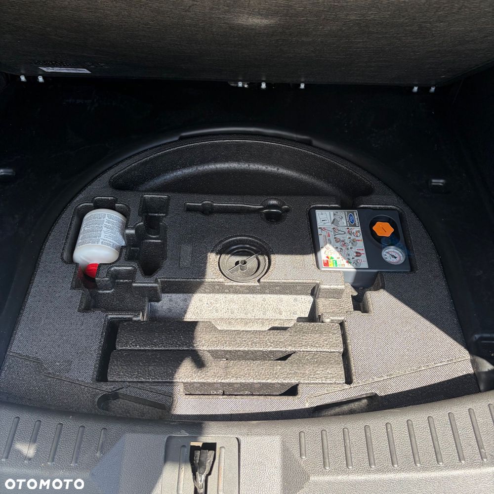 Ford Kuga 2.0 TDCi 4x4 Titanium - 17