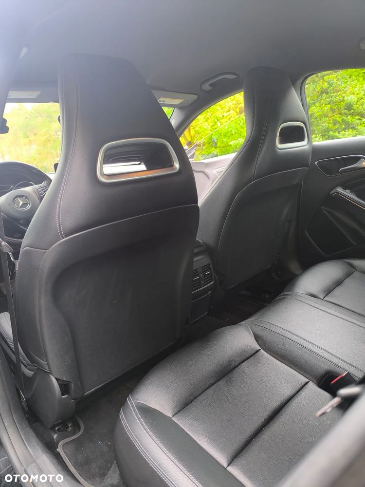 Mercedes-Benz CLA 250 7G-DCT Peak Edition - 11