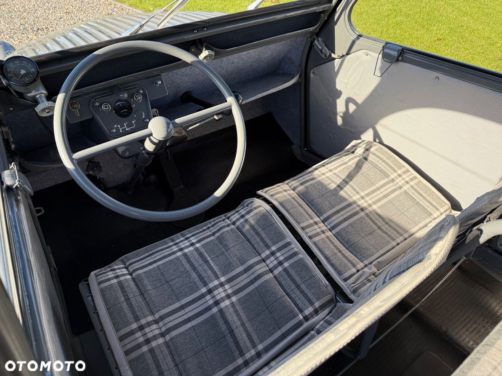 Citroën 2 CV - 24