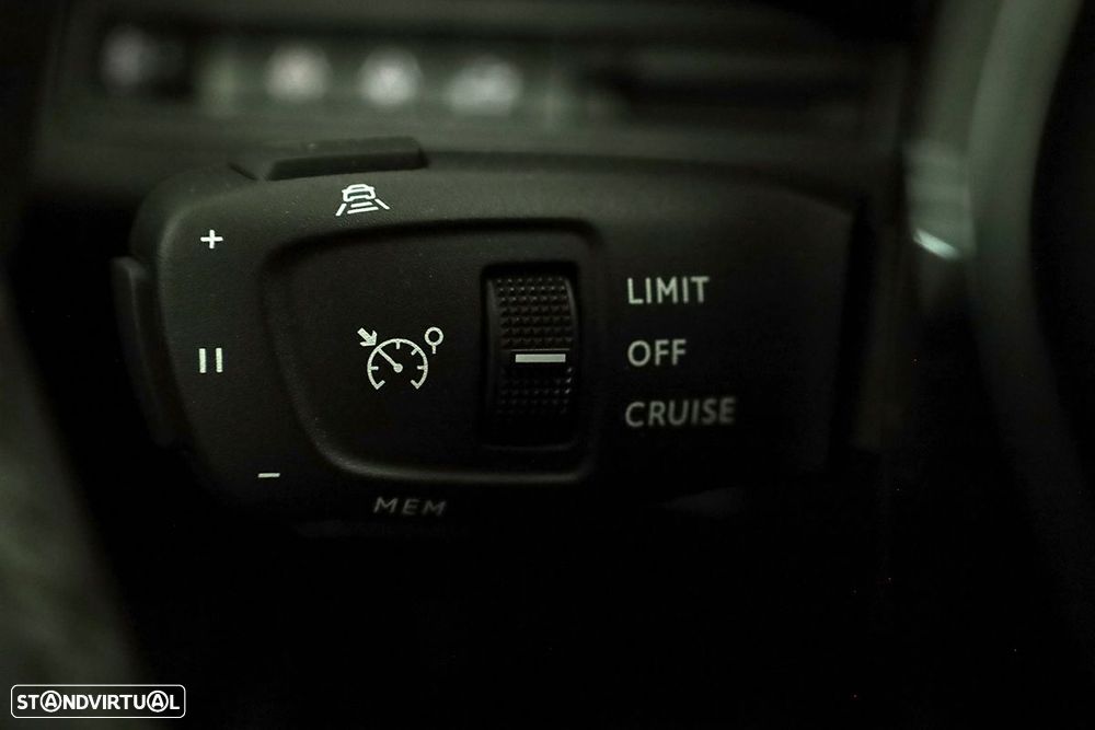 Peugeot 3008 1.2 Hybrid Allure Pack e-DCS6 - 18