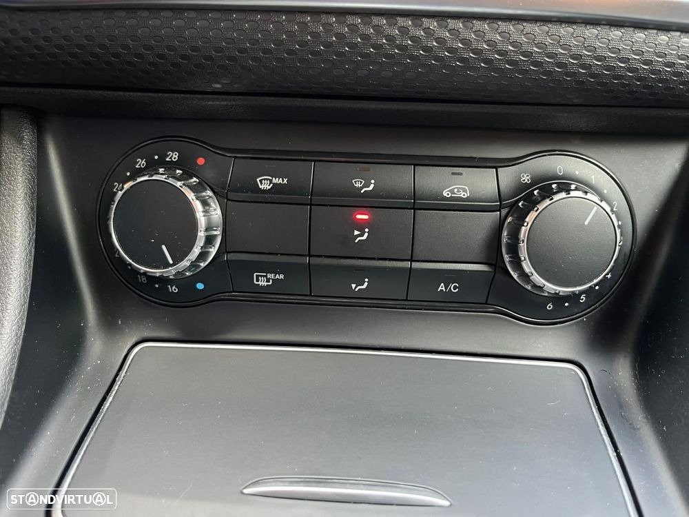 Mercedes-Benz A 180 - 35