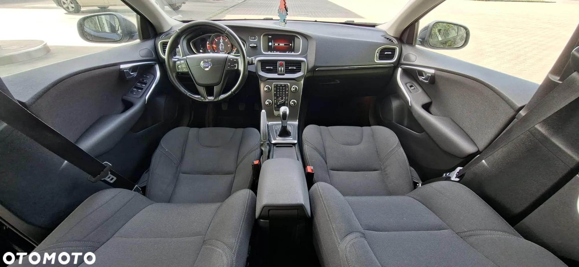 Volvo V40 D4 Drive-E Momentum - 10