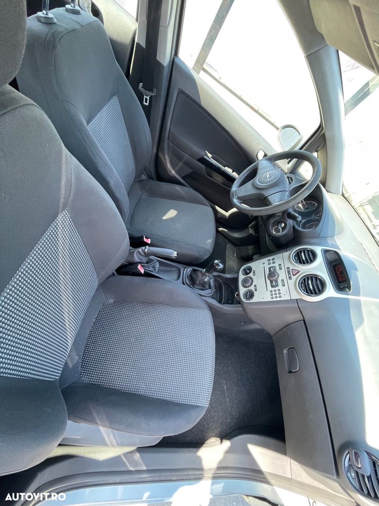 Opel Corsa - 10