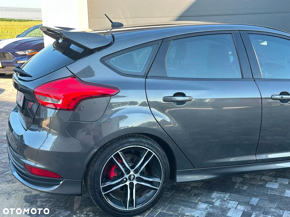 Ford Focus 2.0 EcoBoost ST - 7