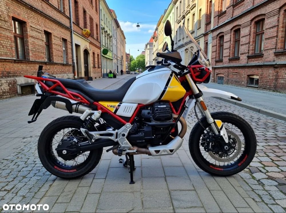 Moto Guzzi V85 - 3