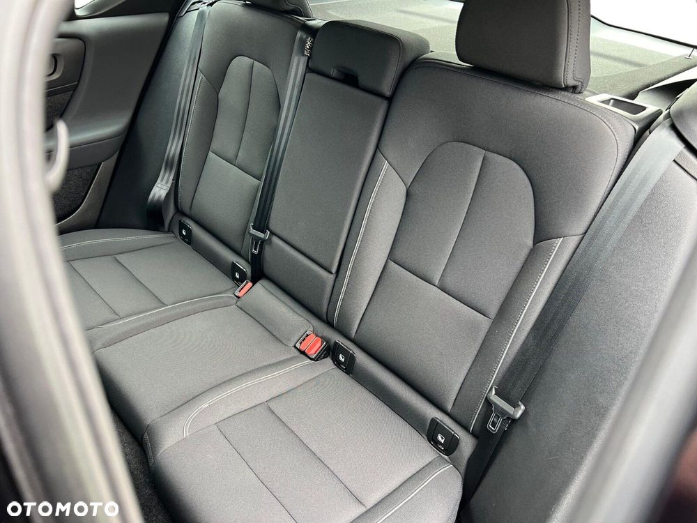 Volvo XC 40 T3 Momentum Pro - 19