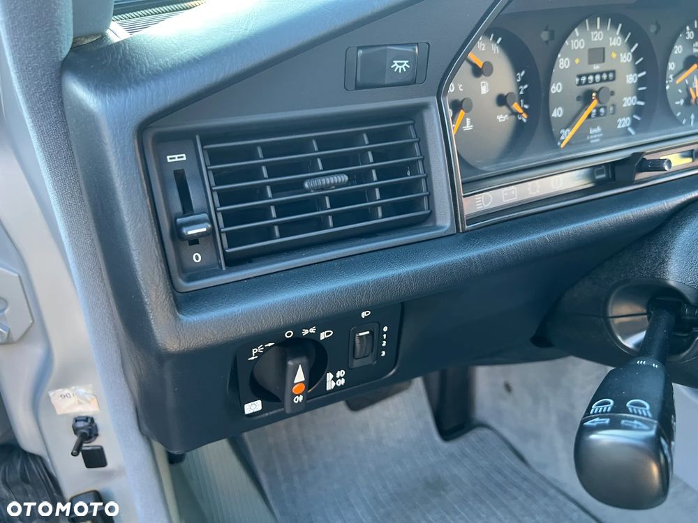 Mercedes-Benz W201 (190) - 29