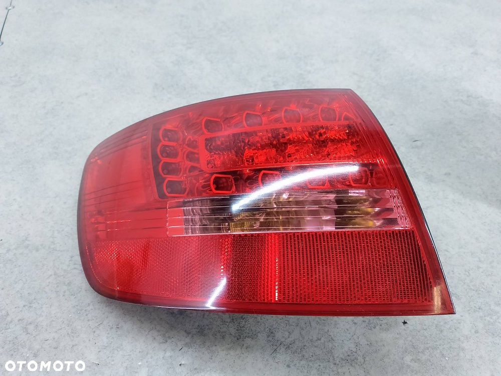 LAMPA TYLNA LEWA AUDI A6 C6 89037044 VALEO KOMBI - 2