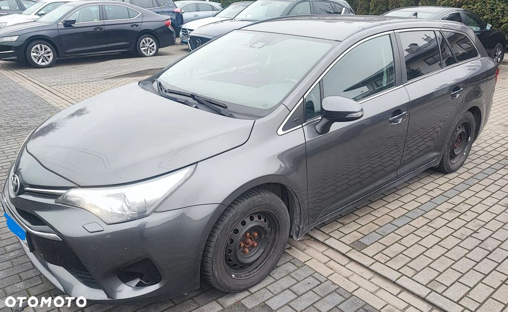 Toyota Avensis - 2