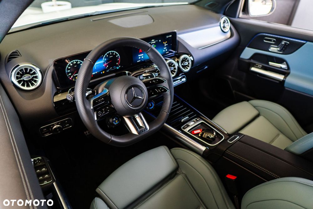 Mercedes-Benz GLA - 18