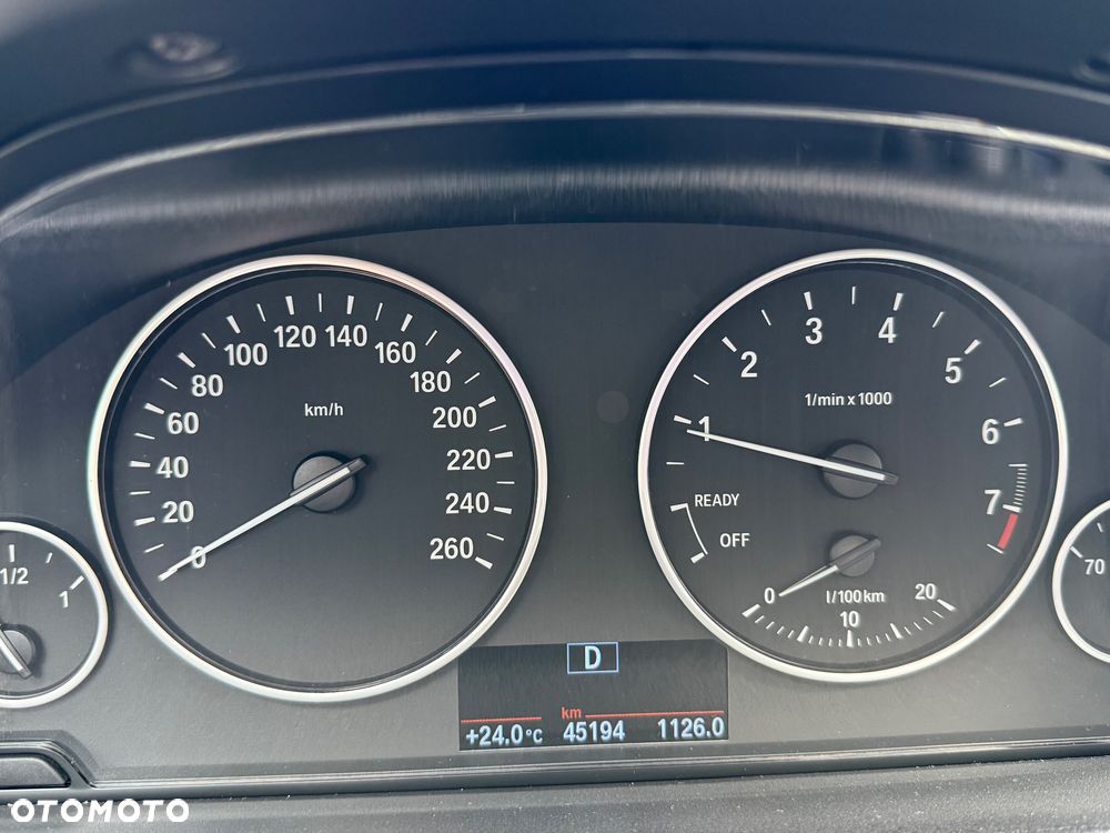 BMW Seria 3 318i - 23