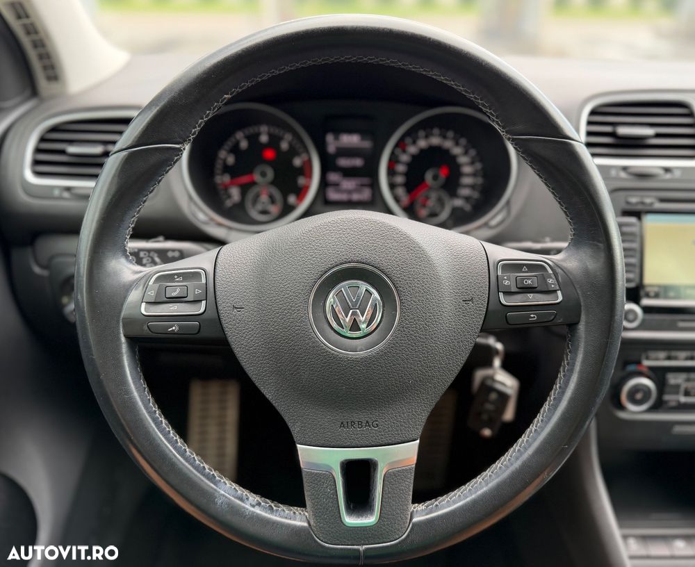 VOLKSWAGEN Golf 2012 — imagine 10