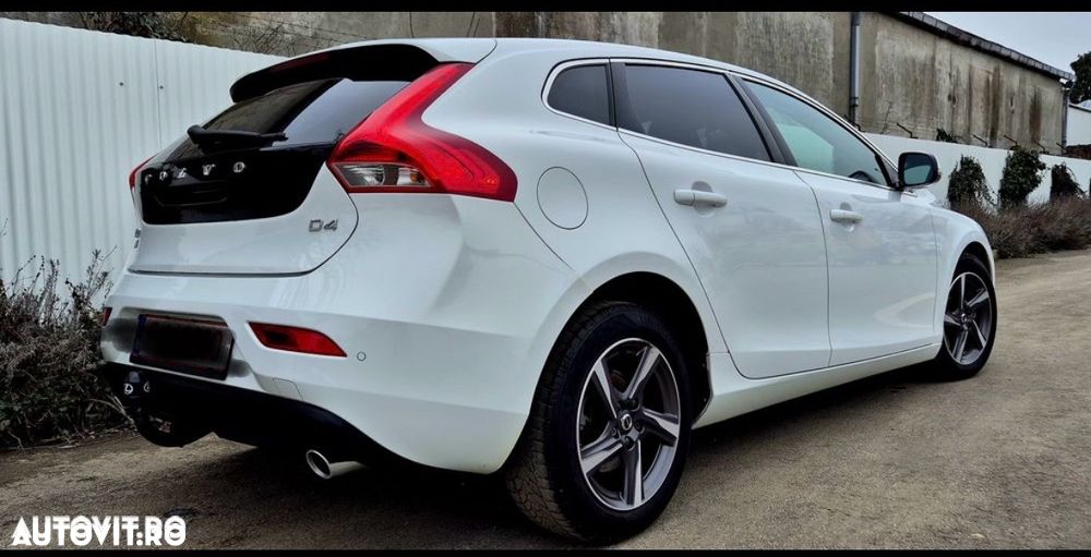 Volvo V40 D4 Momentum - 14