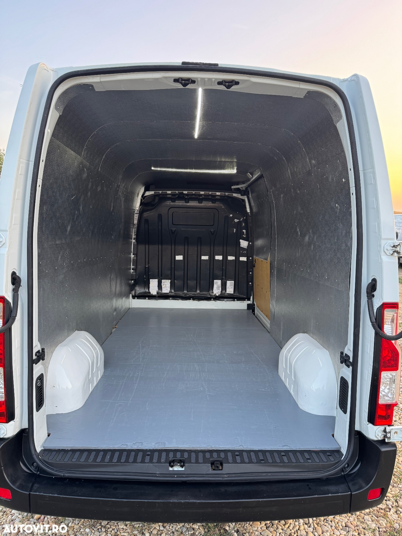Renault Master 2.3 diesel 125 cp euro5 2016 stare buna !!! - 8