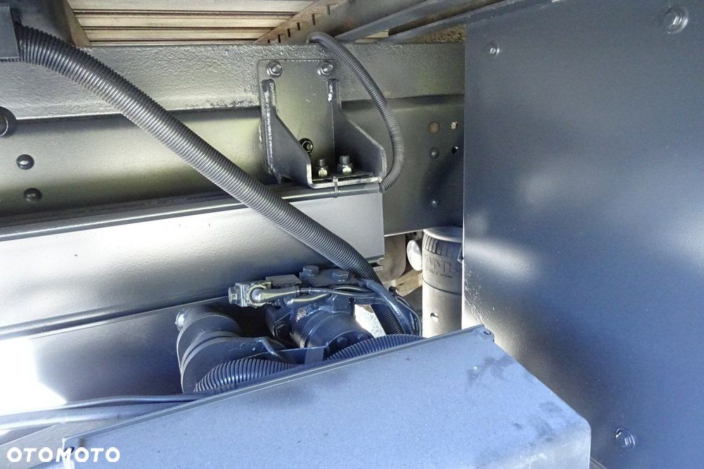 Scania P250 Euro 6 sypialna, firanka 18pal, winda, sprowadzony - 32