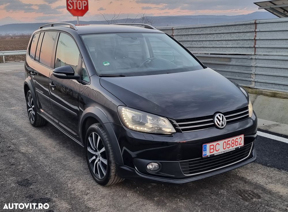 Volkswagen Touran 2.0 TDI DPF DSG Cross - 2