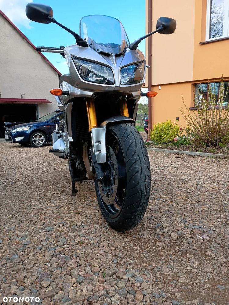 Yamaha FZ - 4