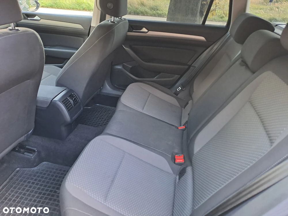 Volkswagen Passat 1.5 TSI EVO Essence - 9
