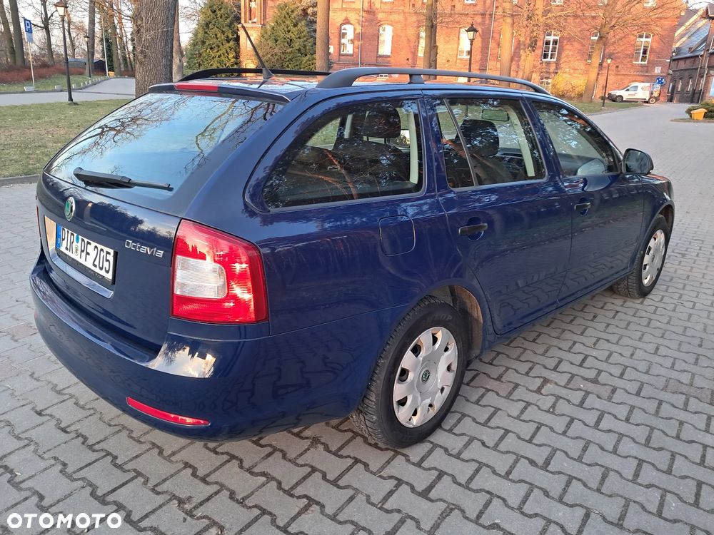 Skoda Octavia 1.6 Combi Advance - 7