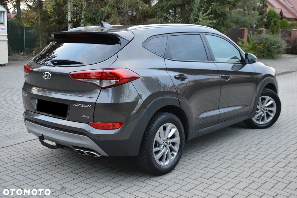 Hyundai Tucson 2.0 CRDi 4WD Automatik Advantage - 3