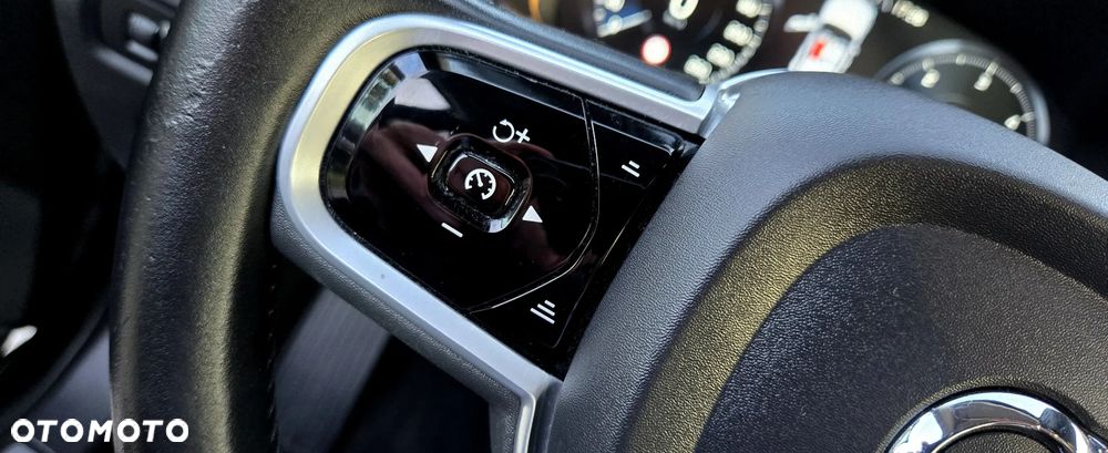 Volvo V90 D4 Geartronic Momentum Pro - 22