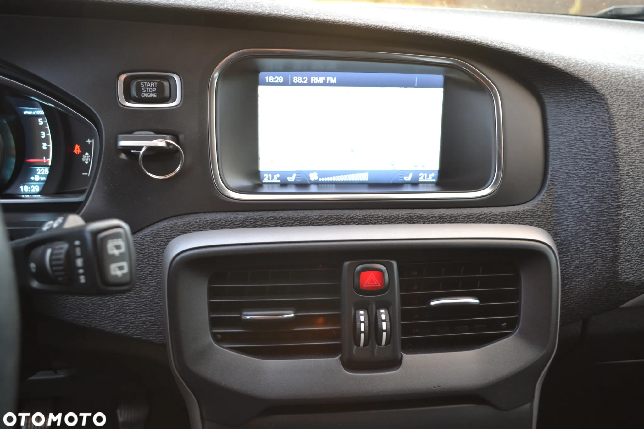 Volvo V40 D2 Kinetic - 29