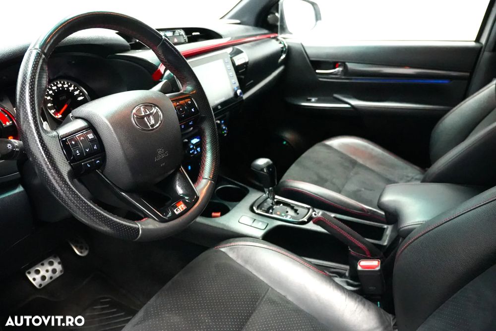 Toyota Hilux 2.8D 204CP 4x4 Double Cab AT GR Sport - 8