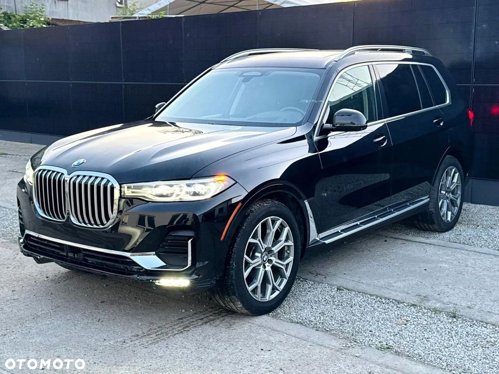 BMW X7 M50i - 2