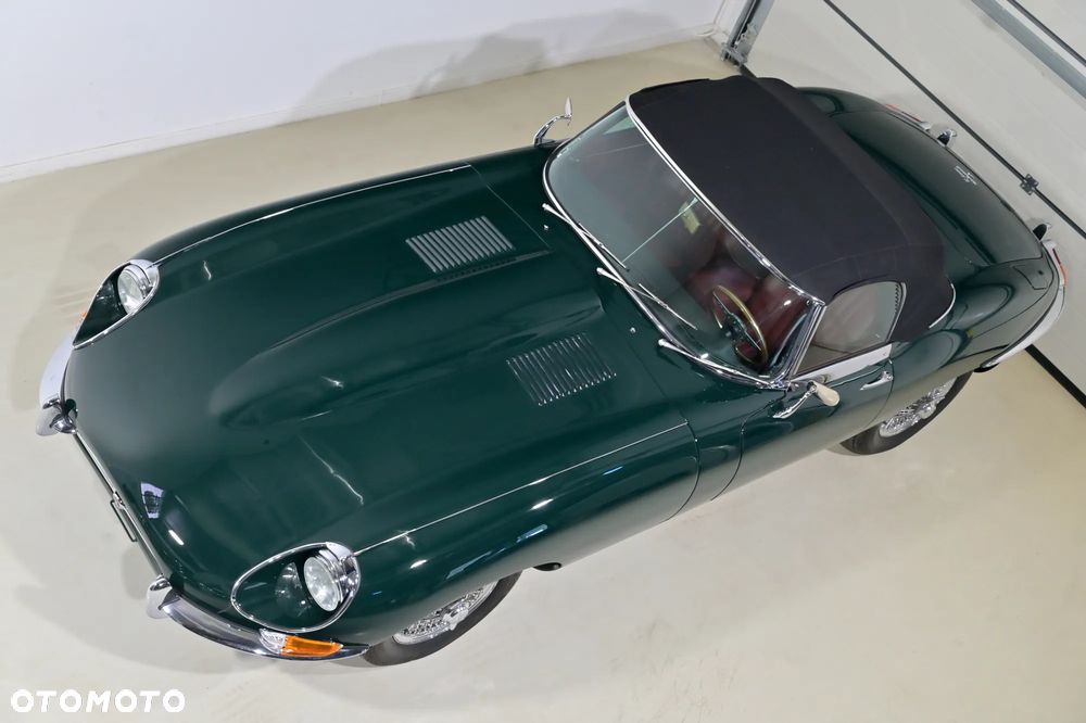 Jaguar E-Type - 8