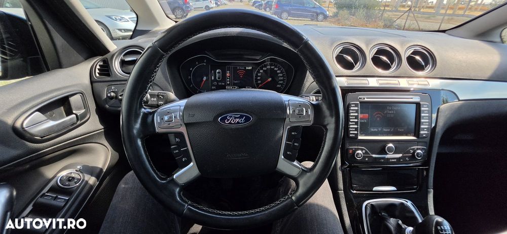 Ford Galaxy - 12