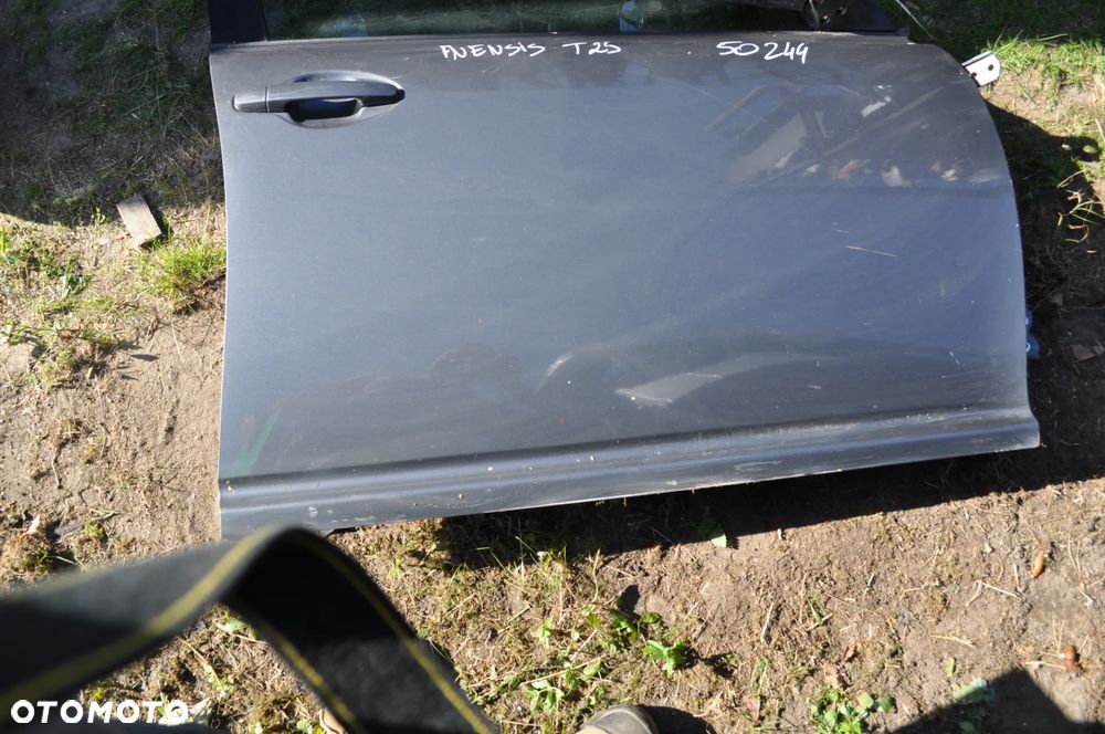 toyota avensis T25 drzwi nr 50244 WYSYŁKA - 2