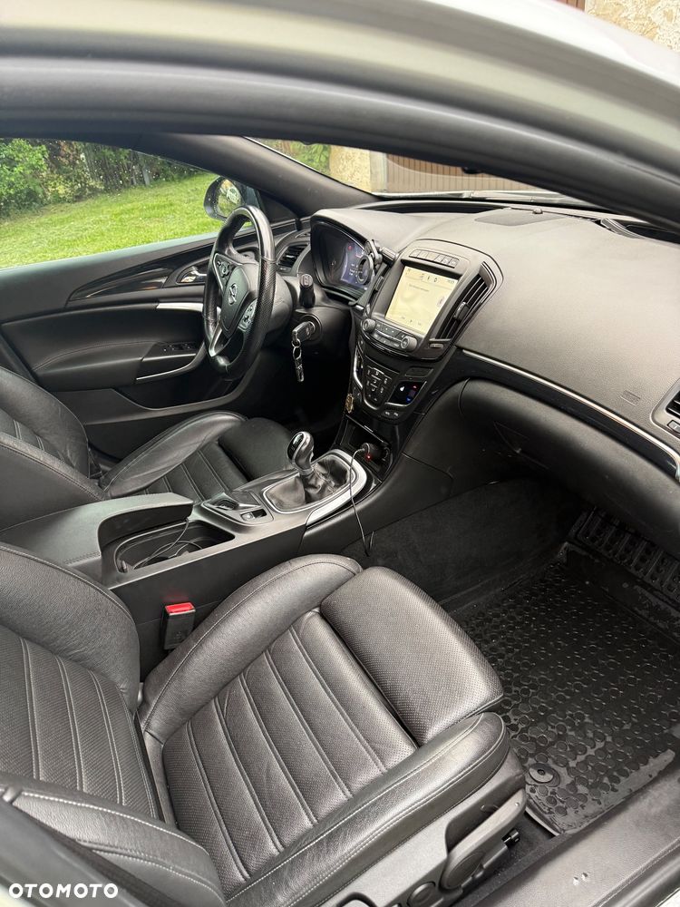 Opel Insignia 2.0 T SportsTourer 4x4 ecoFLEX Start/Stop - 10