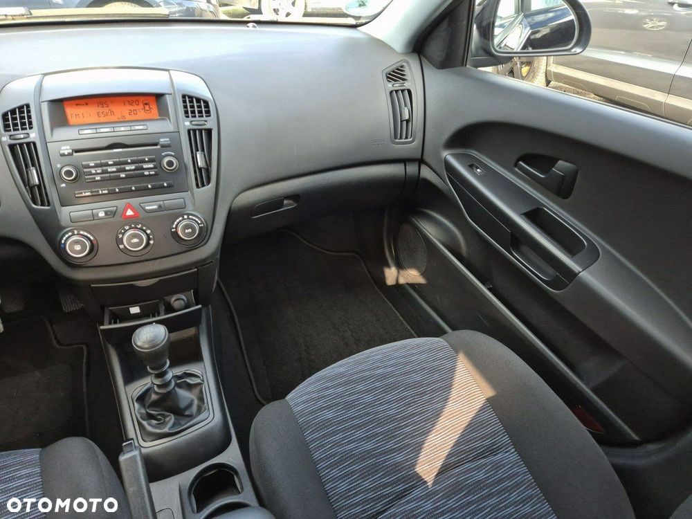 Kia Ceed Cee'd 1.4 Comfort - 24