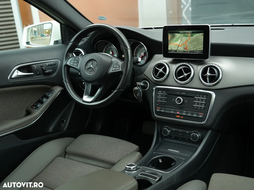 Mercedes-Benz GLA 200 d 4MATIC 7G-DCT Style - 12
