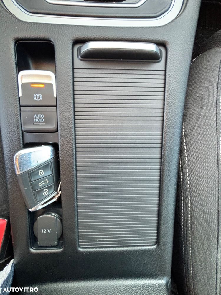 Volkswagen Passat 2.0 TDI (BlueMotion Technology) DSG Comfortline - 23