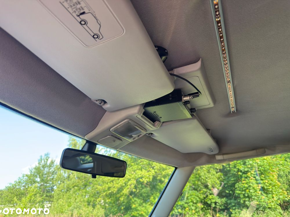 Land Rover Discovery - 17