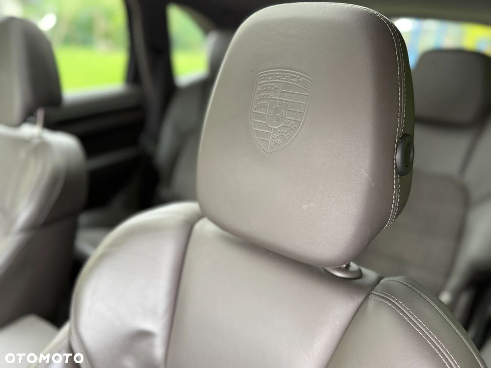 Porsche Cayenne - 18