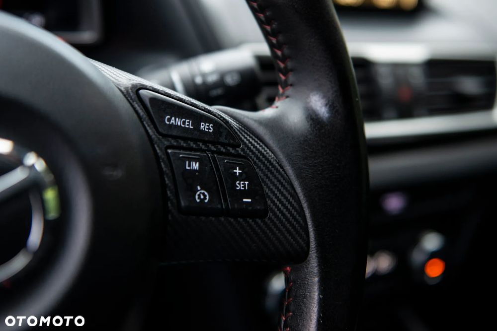 Mazda 3 SKYACTIV-G 120 NAKAMA - 27