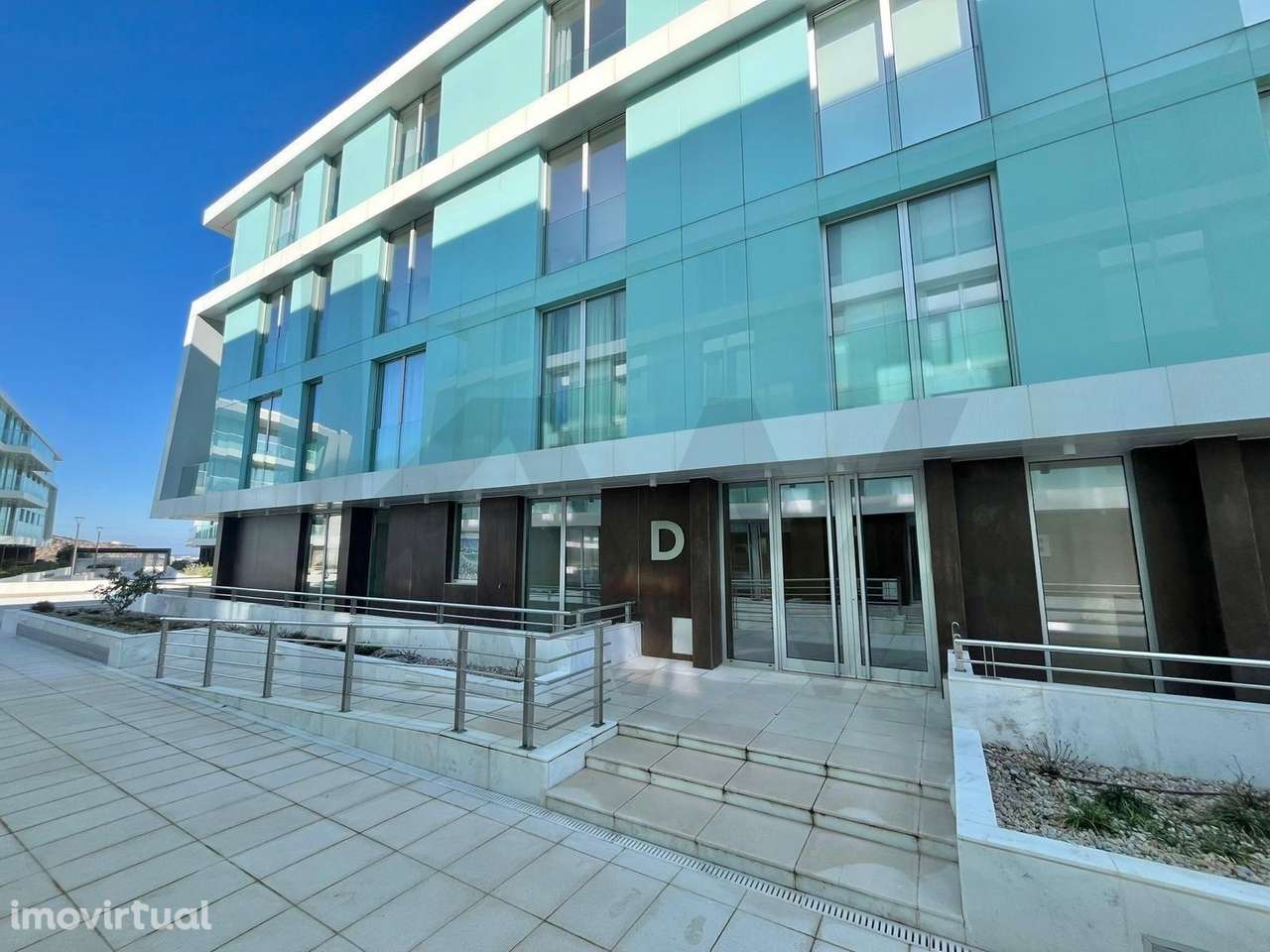 T1 Exclusivo em Primeira Linha de Mar com Condomínio de Luxo - Grande imagem: 2/28