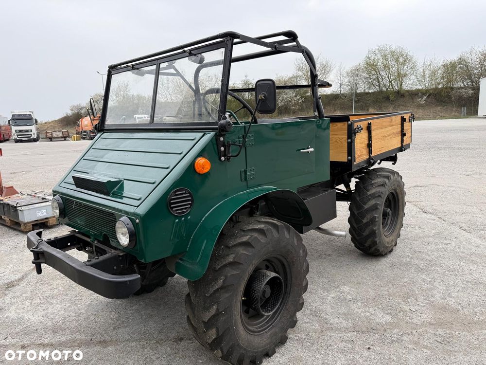 Mercedes-Benz Unimog U411 Cabrio - 5