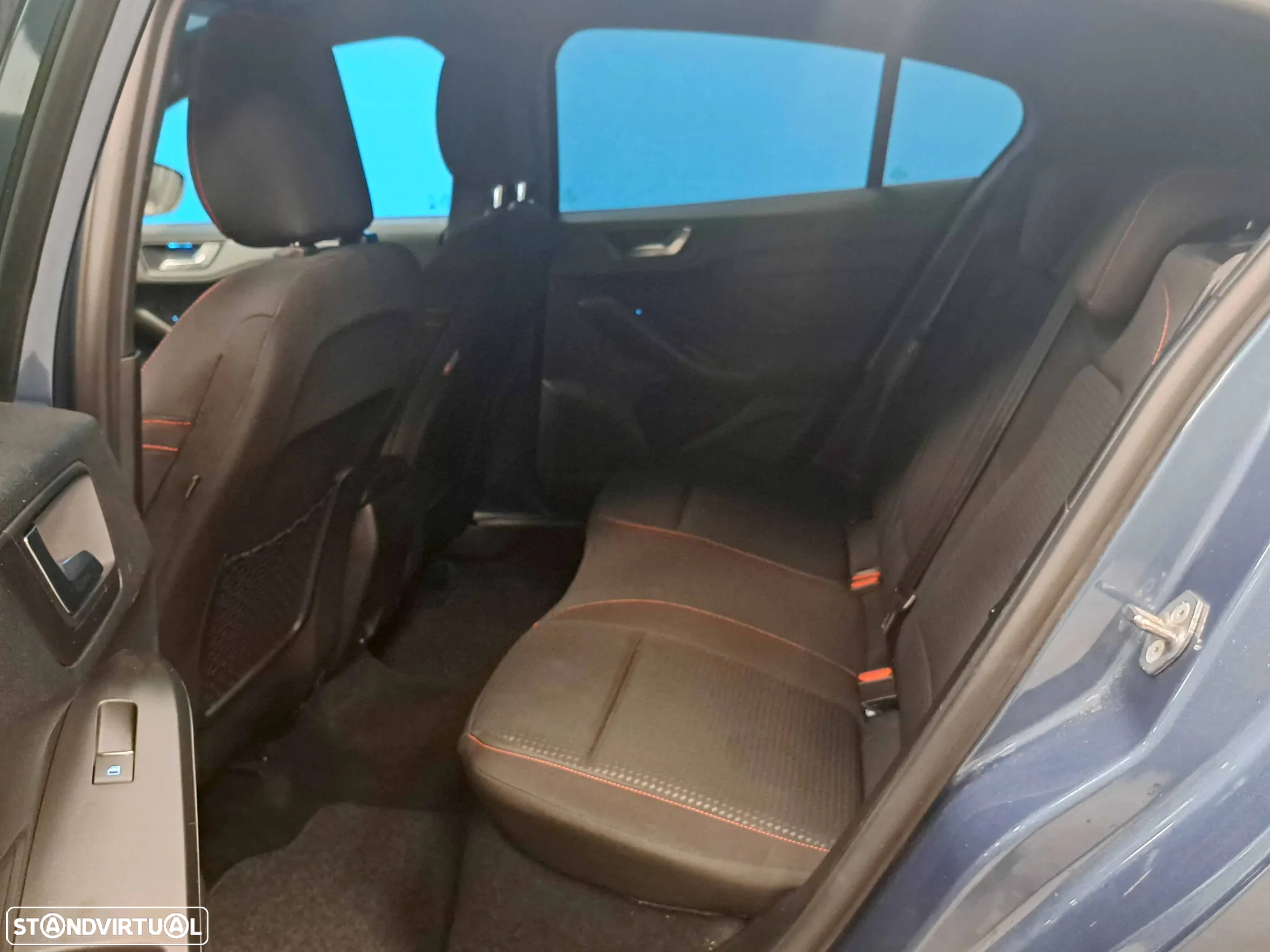 Ford Focus 1.0 EcoBoost MHEV ST-Line - 18