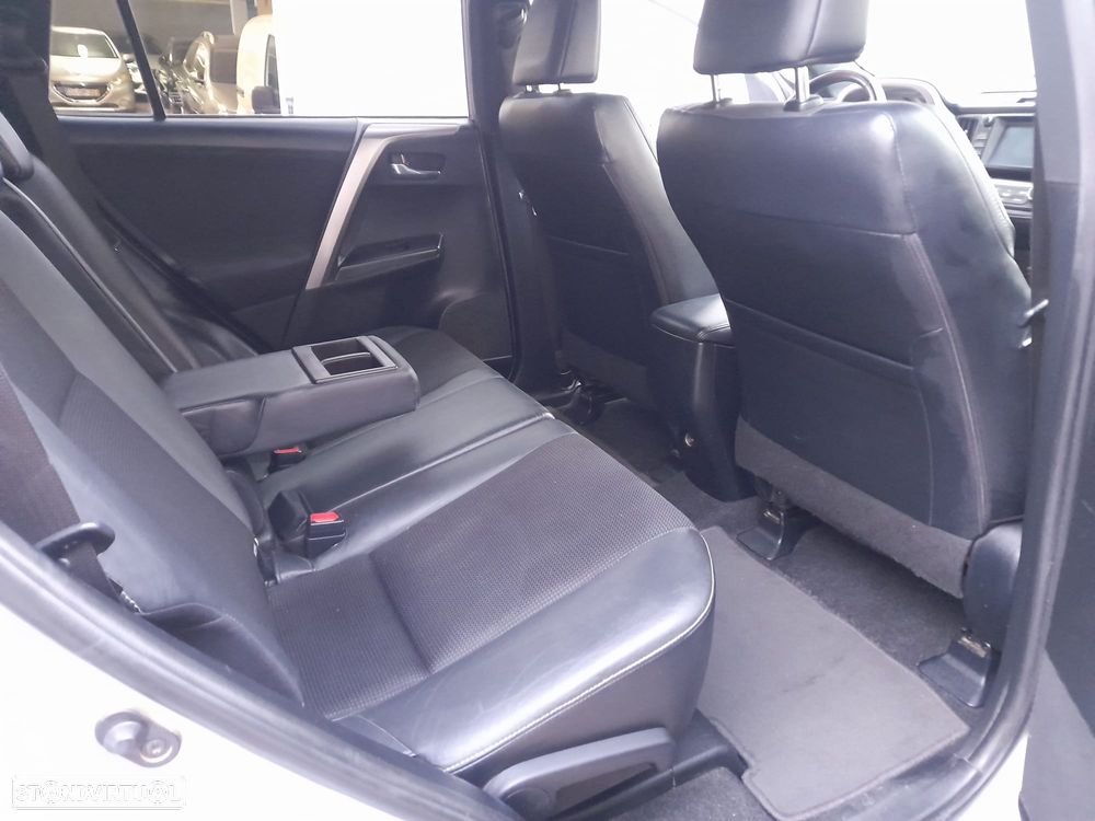 Toyota RAV4 2.0 D-4D Comfort - 13