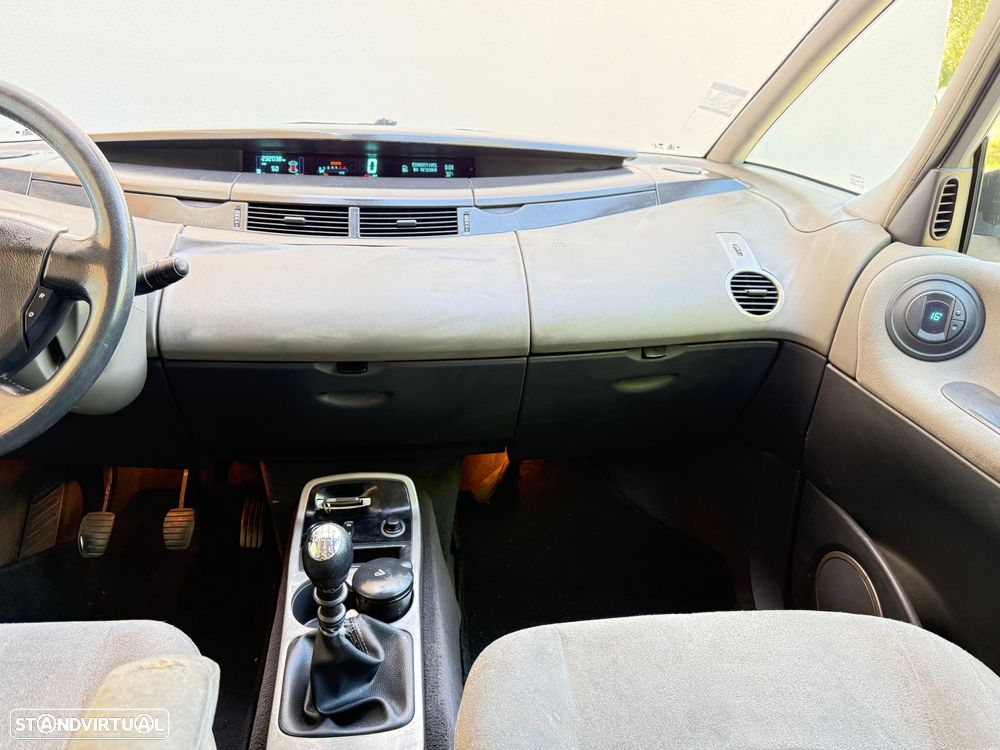 Renault Espace 2.2 dCi Authentique - 21