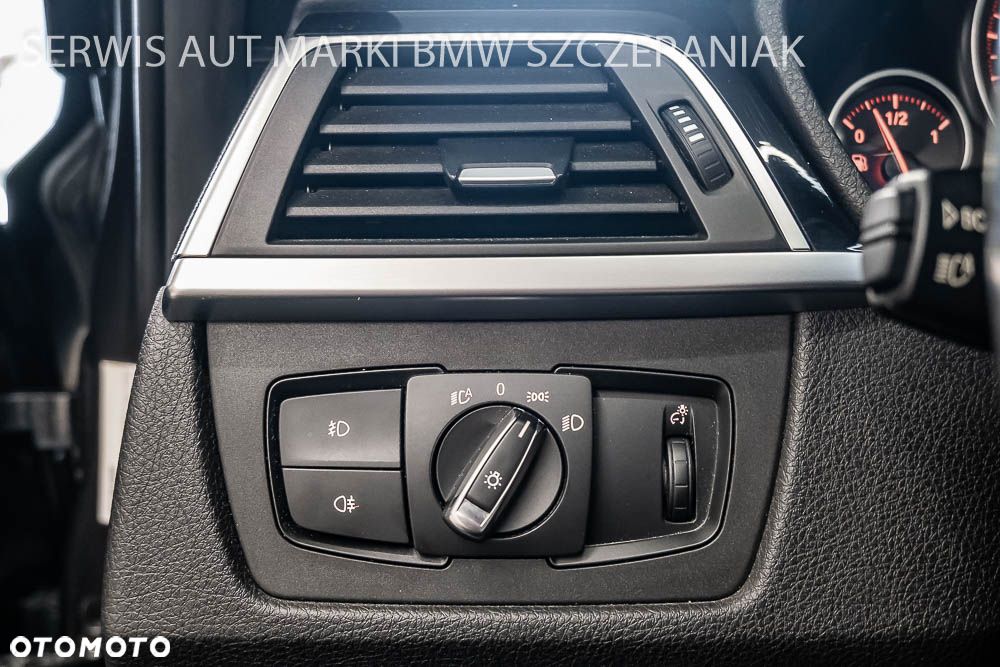 BMW Seria 3 330i M Sport - 19