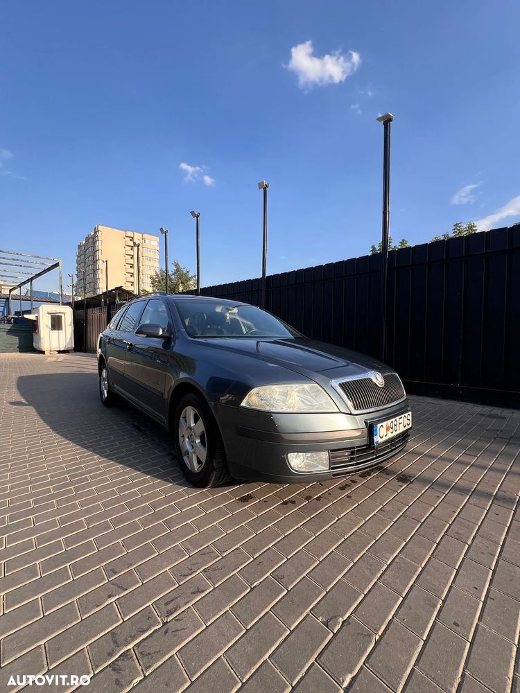 Skoda Octavia 1.9TDI Ambiente Aut - 1