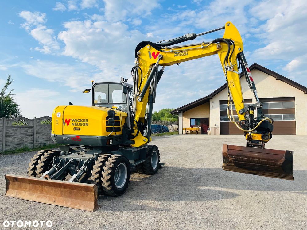 Wacker Neuson EW 100 / ROTOTILT / 4 Łyżki + Widły / Plug + Podpory / Sprowadzona / Koparka Kołowa - 10