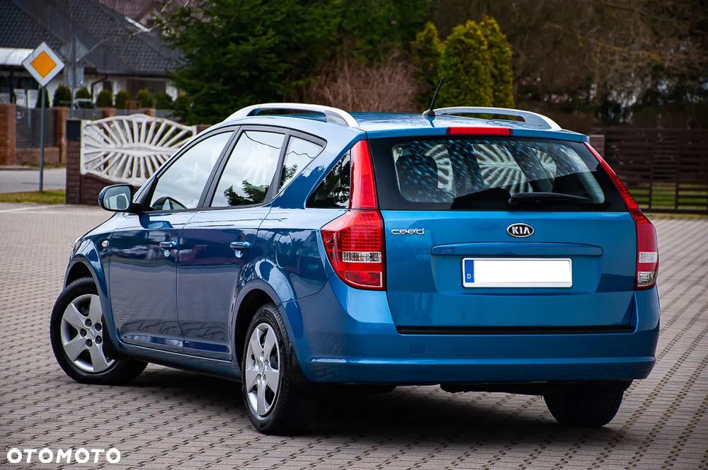 Kia Ceed 1.4 CVVT Dream-Team Edition - 14