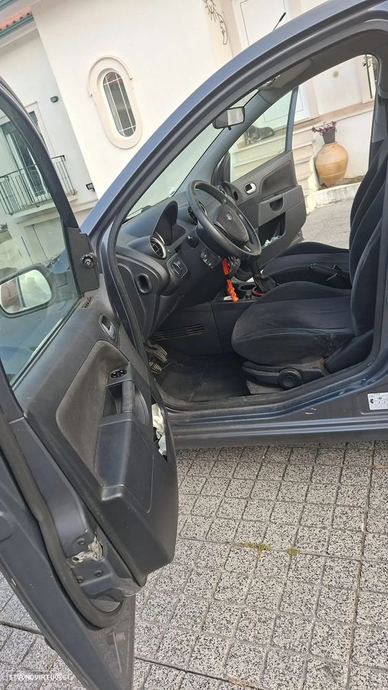 Ford Fiesta 1.4 TDCi Ghia - 6